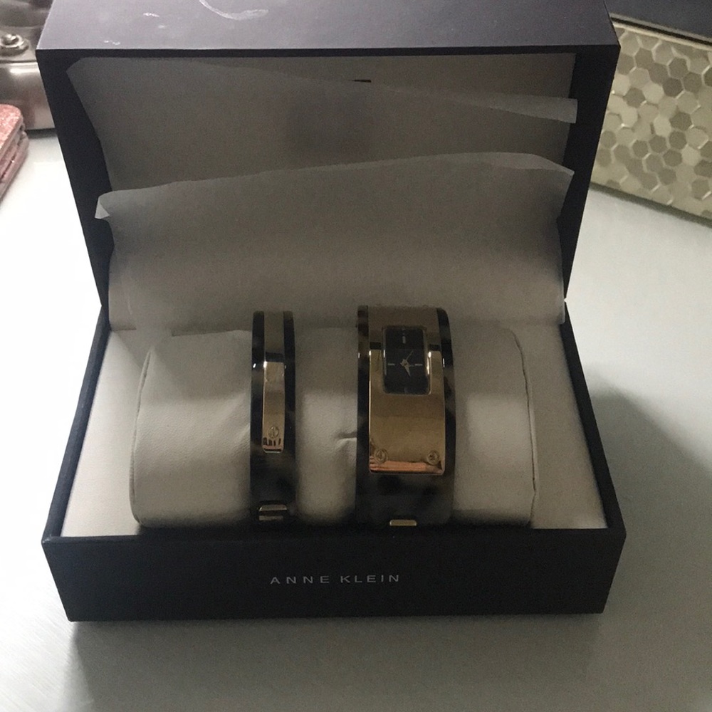 Anne Klein watch/bangle set